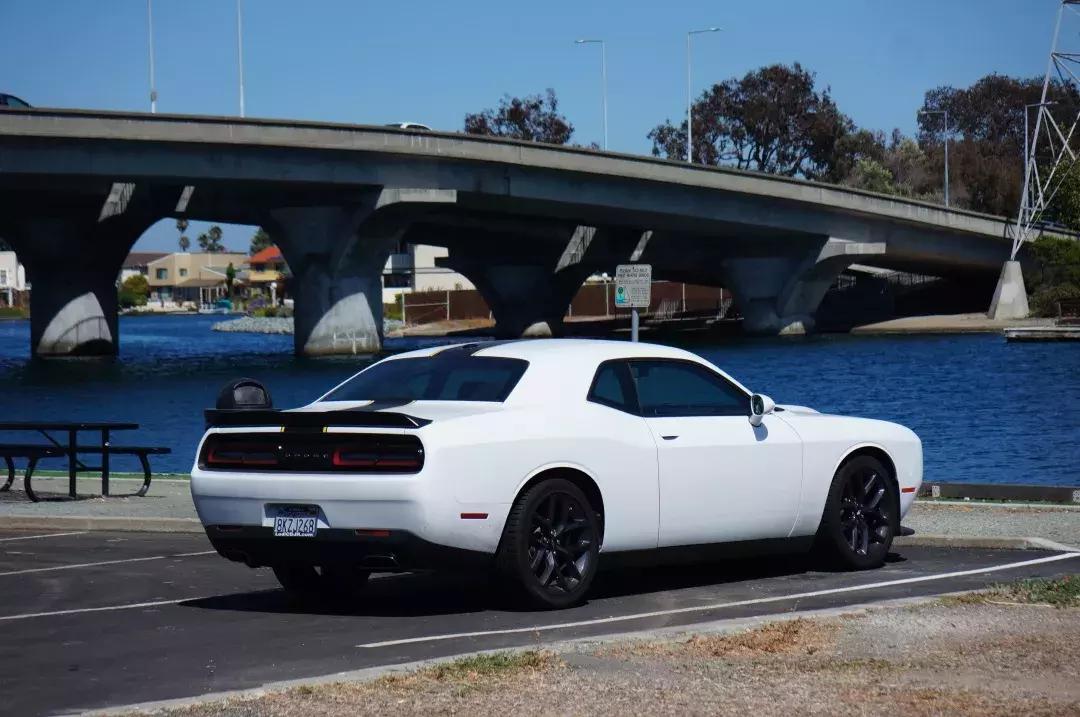 科迈罗挑战野马,科迈罗vs野马挑战者