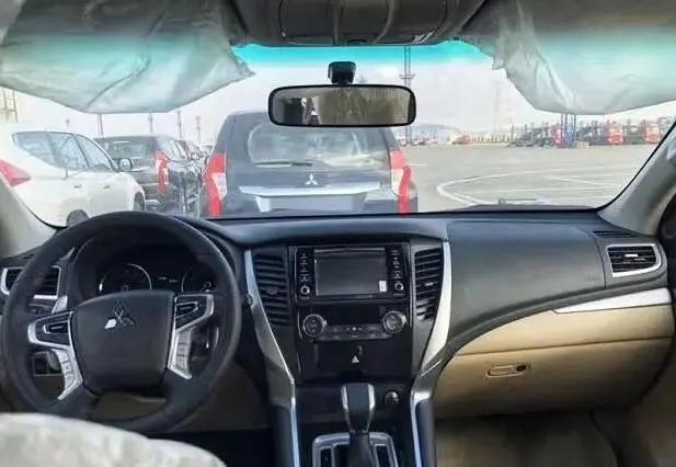 最新款三菱帕杰罗越野性能,三菱帕杰罗速跑2003款2.4