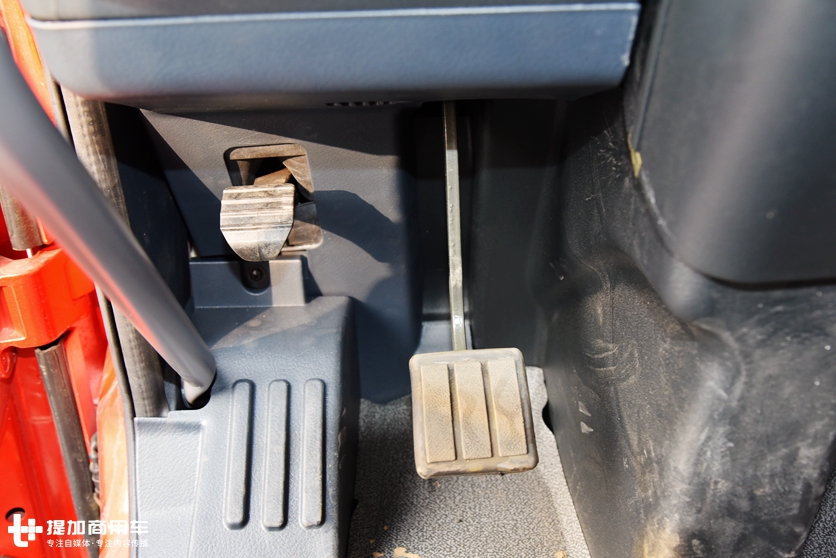 来自中国重汽的国民重卡，老司机带您重新认识豪沃T7H牵引车