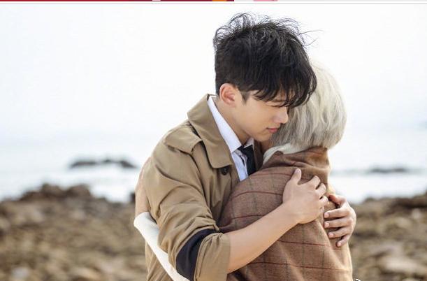 谢娜连续三年晒合照为何炅庆生,谢娜张杰快乐家族彩排