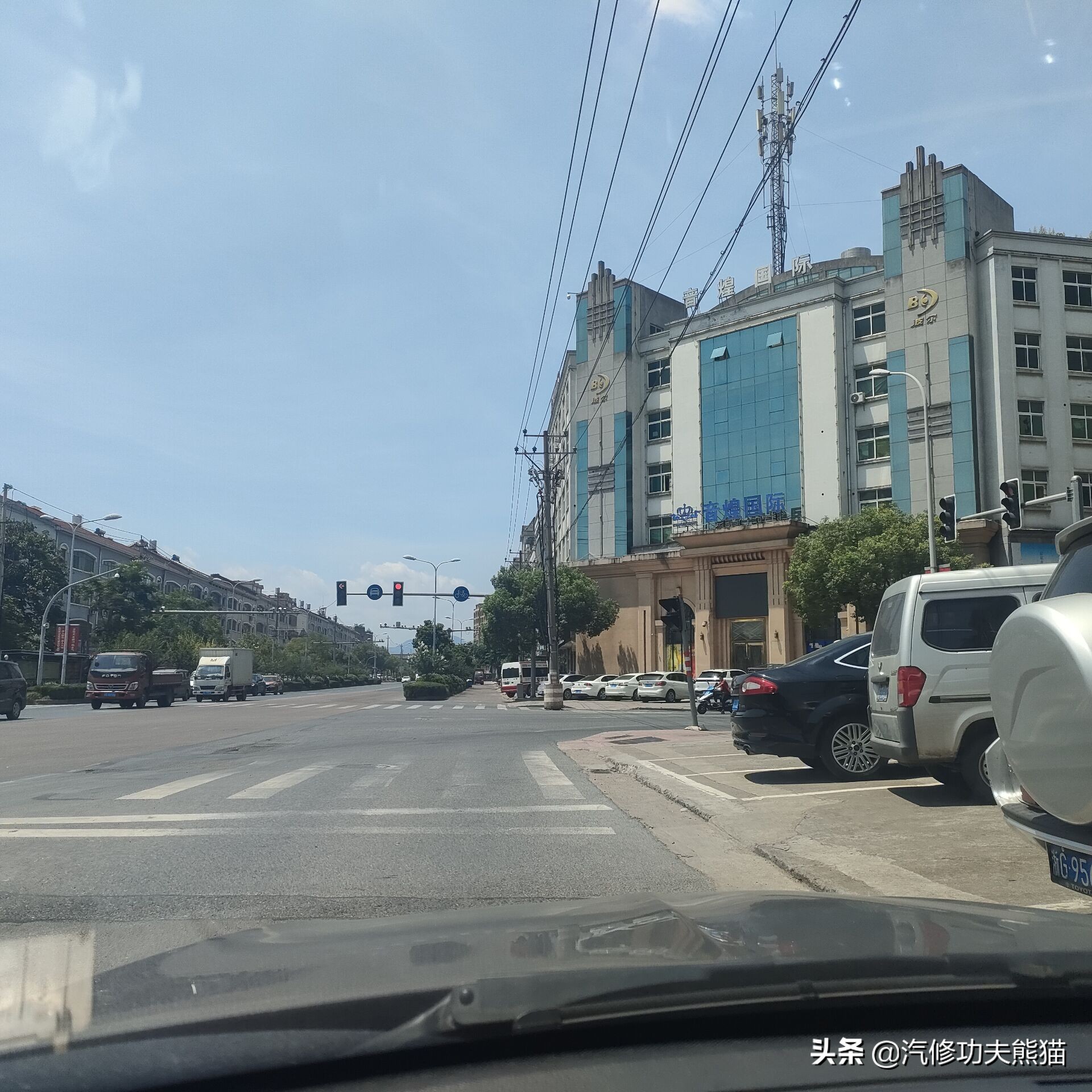 宝马e90325i2007款,宝马e90漏机油通病