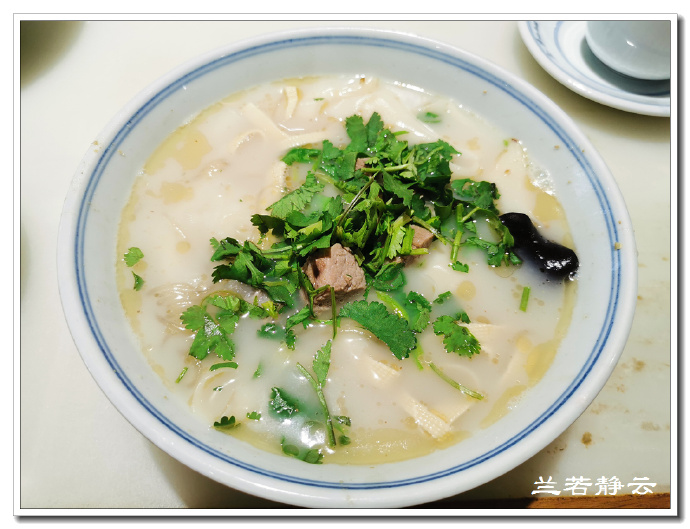 郑州小吃美食一条街附近酒店,郑州住宿附近有美食