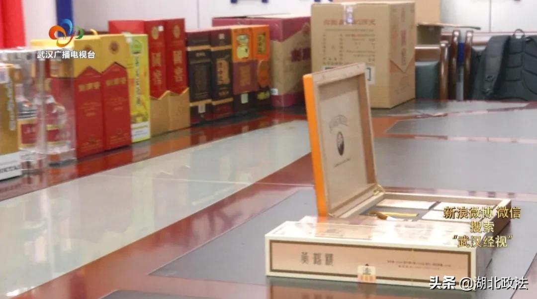 武汉重拳打击烟酒售假！执法人员教你识别假茅台、假黄鹤楼1916