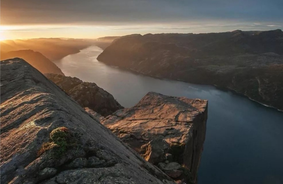 挪威三大奇迹石,世界上最震撼的石头挪威