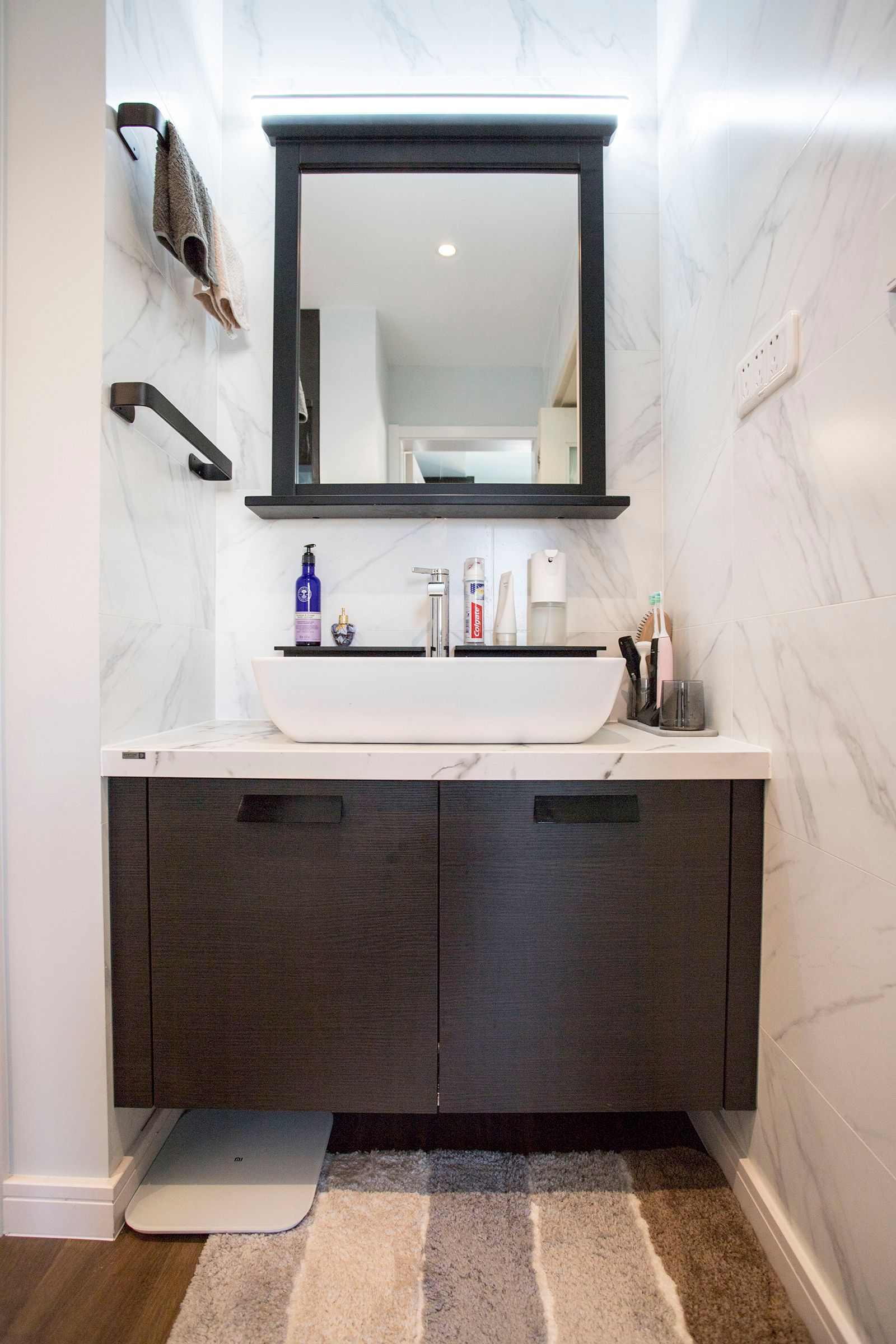 103㎡收纳满分，电动窗帘、上轨道移门和阳台吧台让家一键变高级