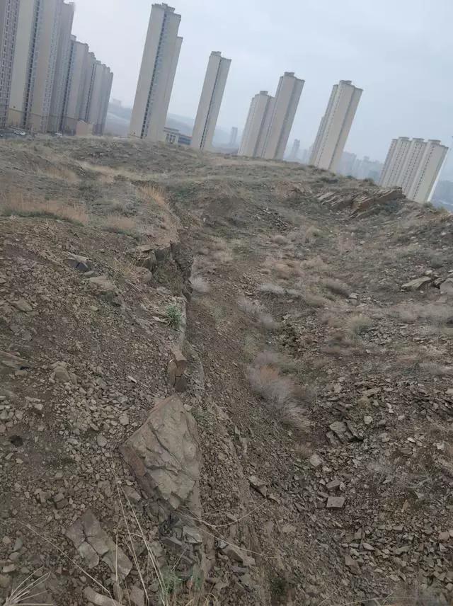 住在乌鲁木齐大山脚下的十个大型小区全在这里！有你家吗？