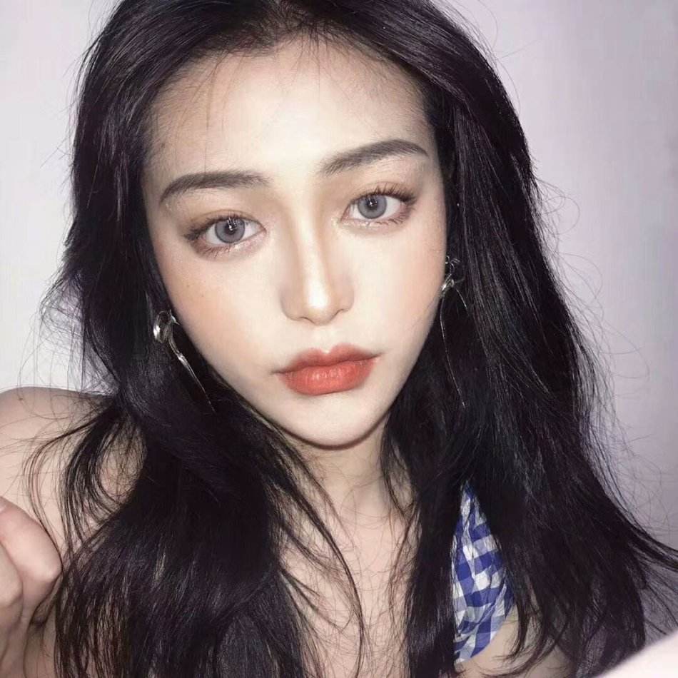 美瞳很好看但选择和佩戴需谨慎 (美瞳刚入手应该怎么戴)