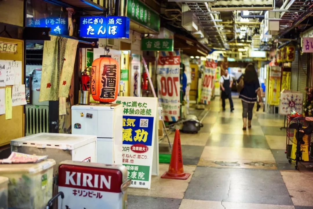 游客都去逛百货商店了,日本人自己去了这里