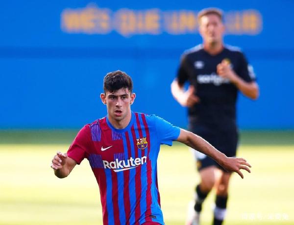 梅西丝滑停球破门,丝滑过人国外