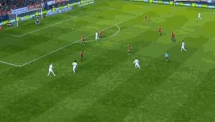 盘点c罗和梅西的37次对决,对c罗和梅西的截然不同评价