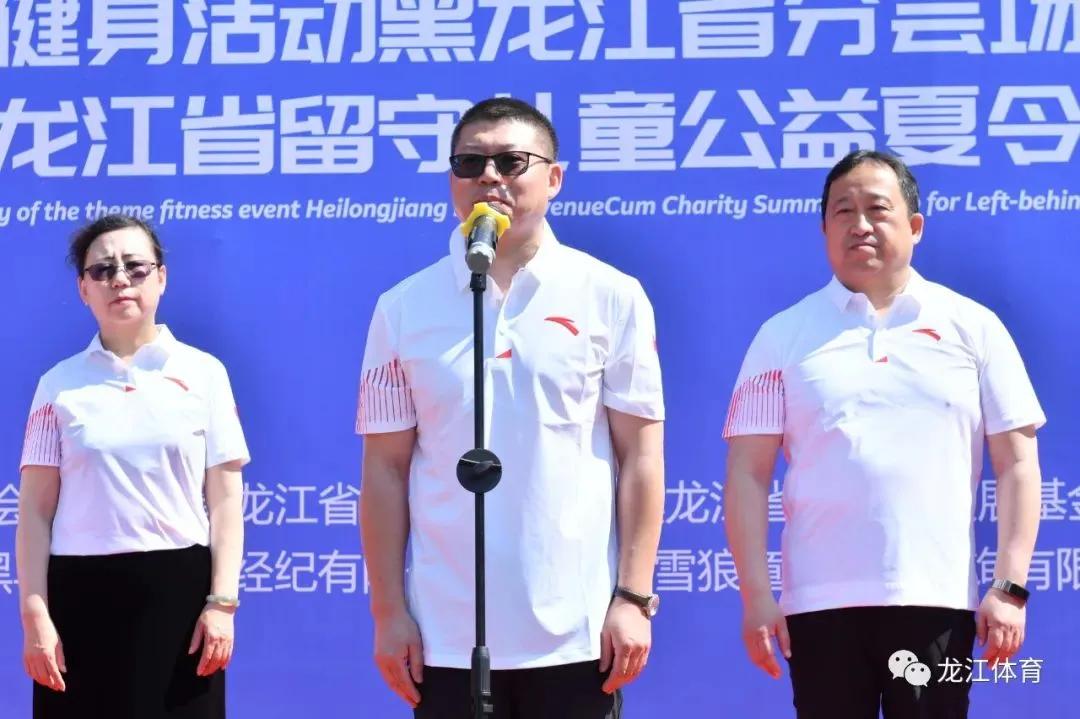 阳光下奔跑的少年视频,阳光下自由奔跑的少年