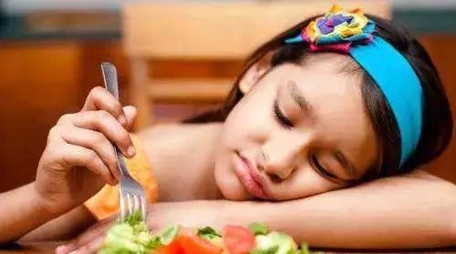 这六种食物千万不要再给孩子吃了,这八种食物让孩子少吃