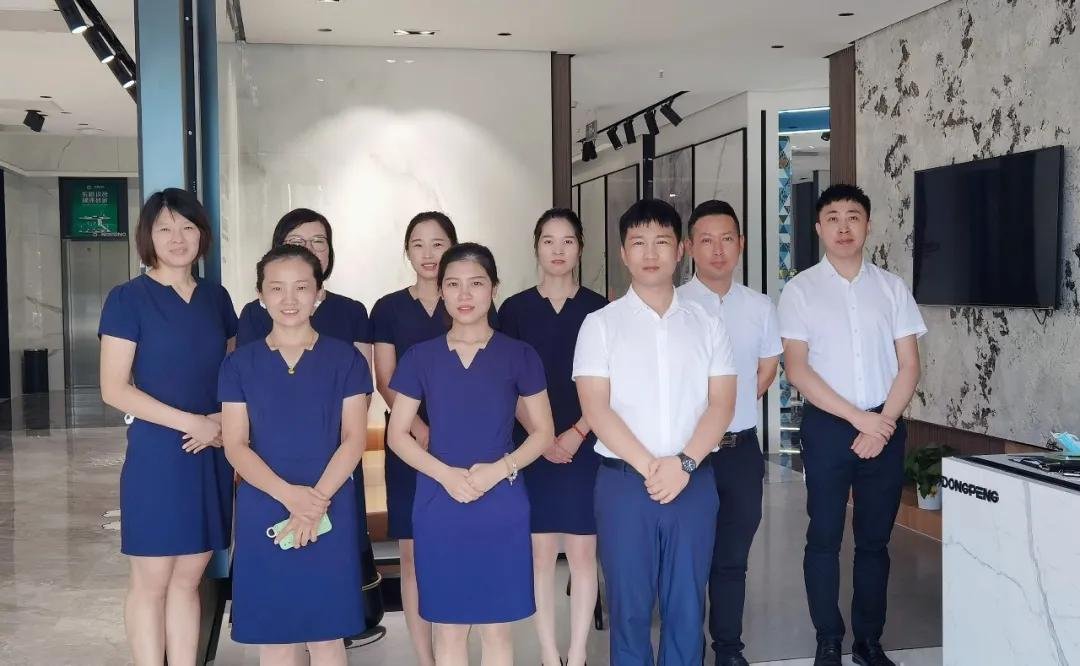 东鹏整装卫浴店面装修布置图,东鹏瓷砖门店空间设计