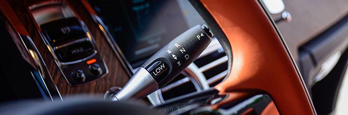 提一台劳斯莱斯曜影是什么感觉,试驾顶级豪华6x6越野车