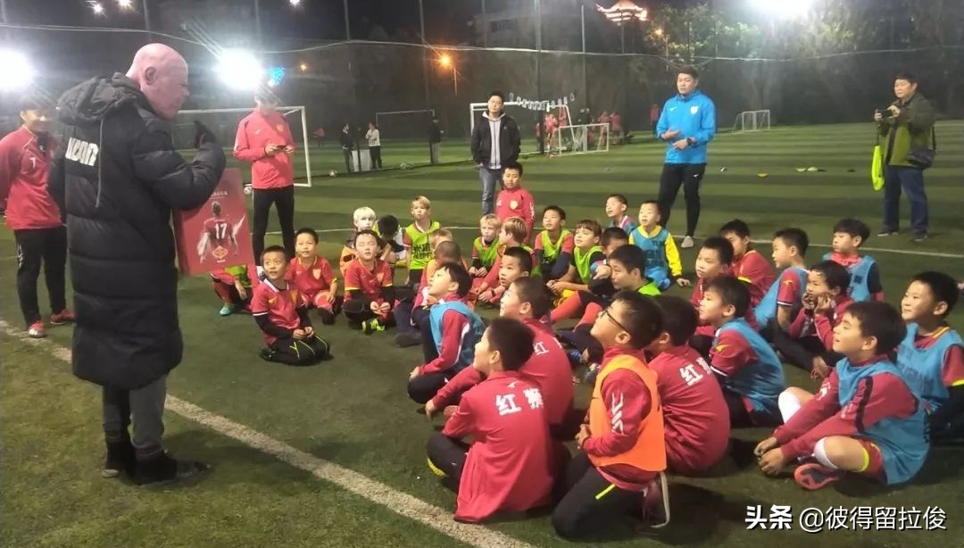 青岛红狮足球俱乐部,青岛红狮足球比赛