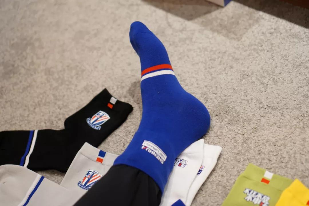 上海申花接地气鞋,上海申花足球袜