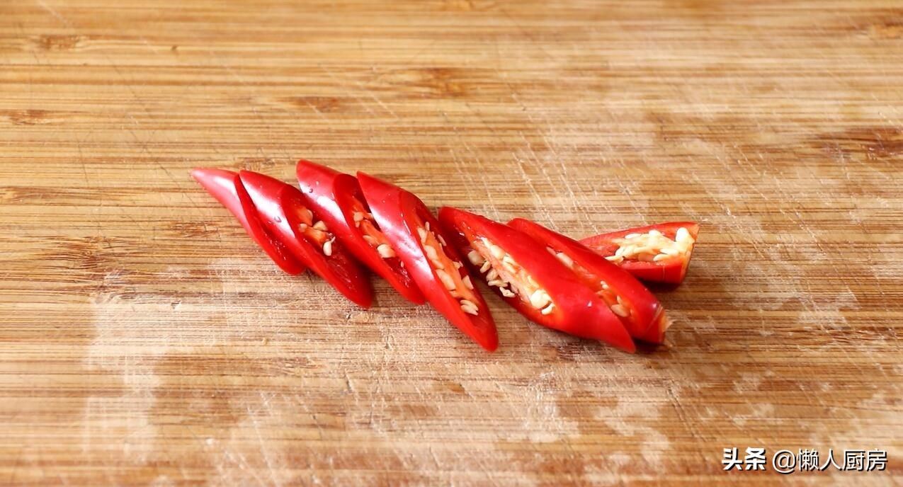 花生芽炒着吃用不用焯水,花生芽可以炒蛋吗