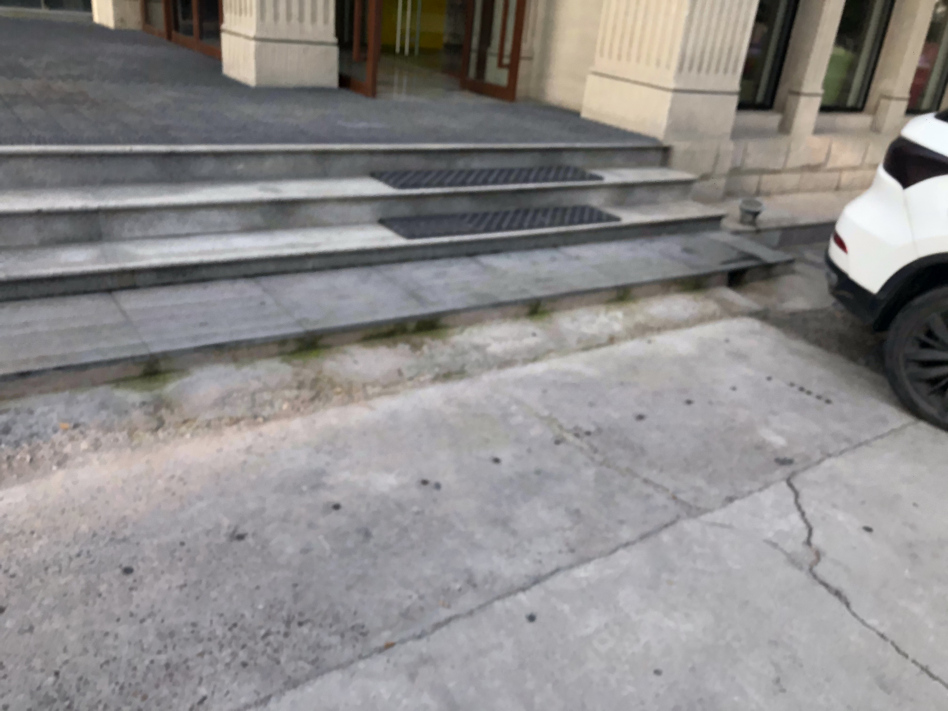 两家“宜必思.尚品”各有千秋，你的styles是什么？