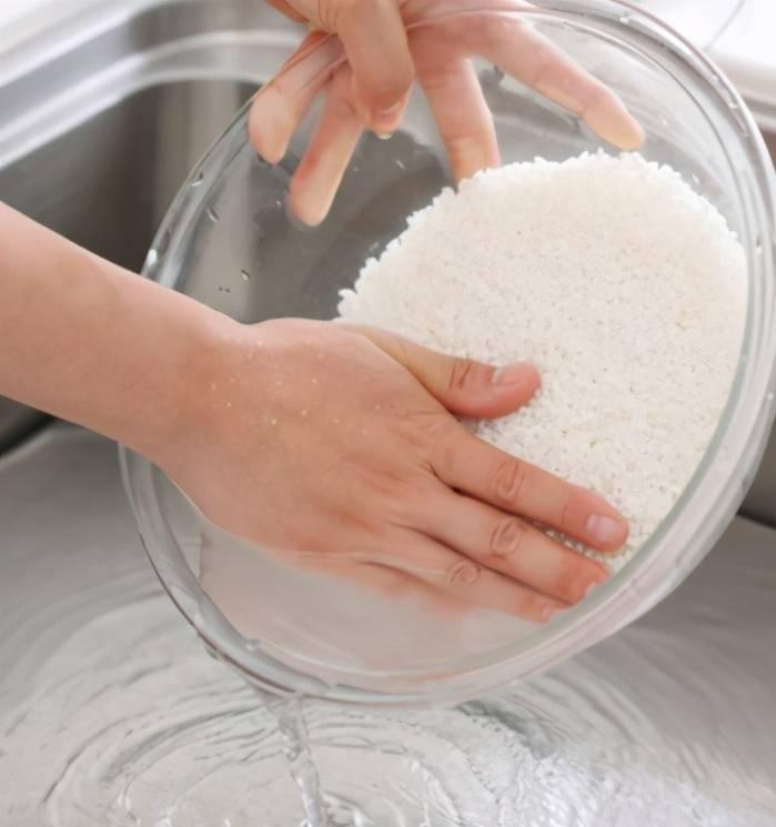 毛巾用久了又脏又臭加点它洗一洗,毛巾用久了又脏又难洗怎么洗