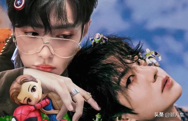 卷毛棒球帽穿搭男生,棒球帽男穿搭