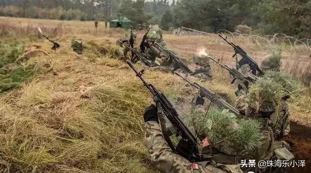 论用枪如何*飞机打**，我们是认真的！（漫画）