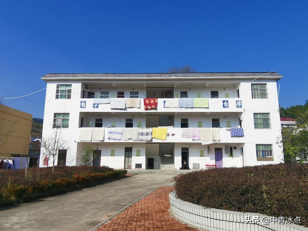 神奇的安徽“博士村”：出了29个博士54个硕士，河水自东向西“逆流”，村民盖房会请老师到场