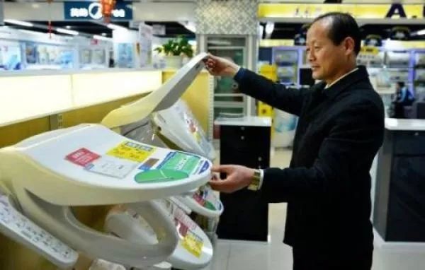 中国游客在日本狂购物,去日本旅游购物陷阱