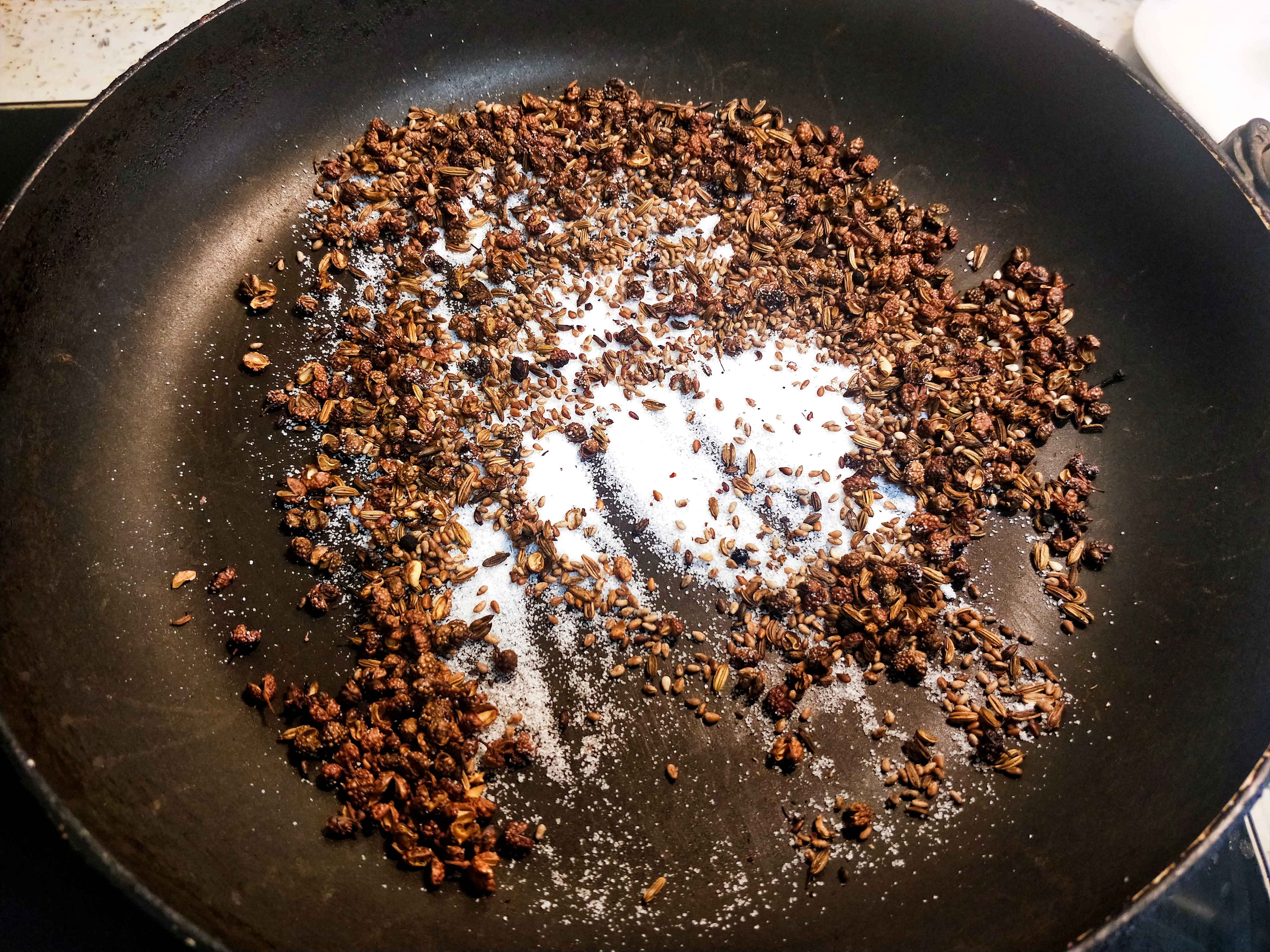 自制椒盐用胡椒还是花椒,花椒怎么炒椒盐