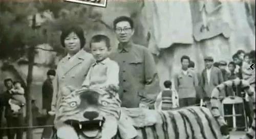 黄海波的早年经历,黄海波人生经历