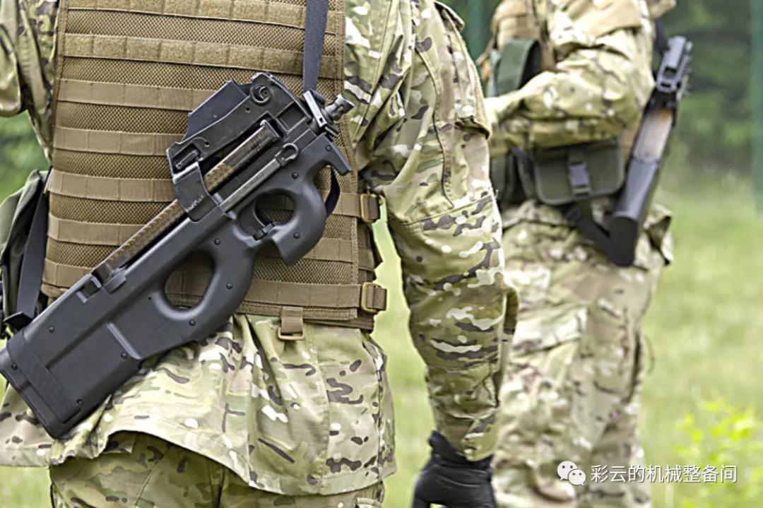 说到PDW你首先想到的就是它——比利时P90单兵自卫*器武**