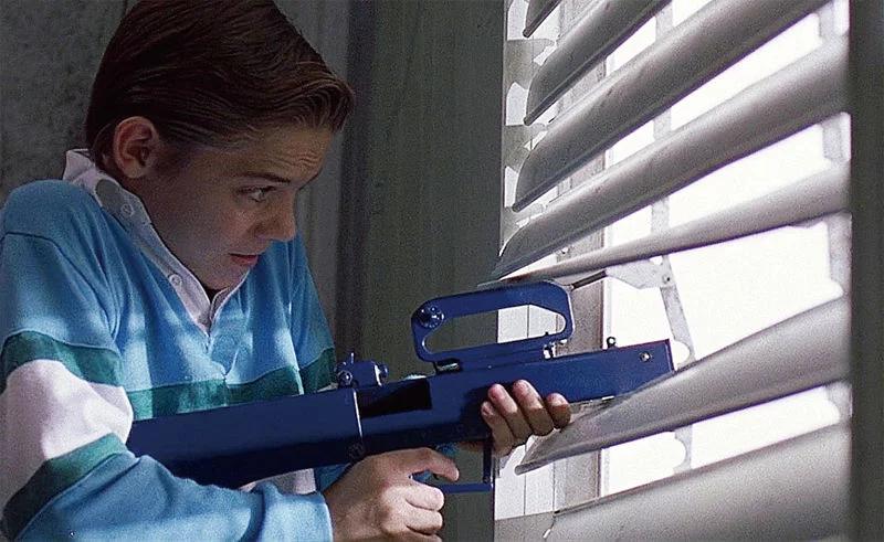 流浪地球里的未来枪械,流浪地球中有没有狙击枪