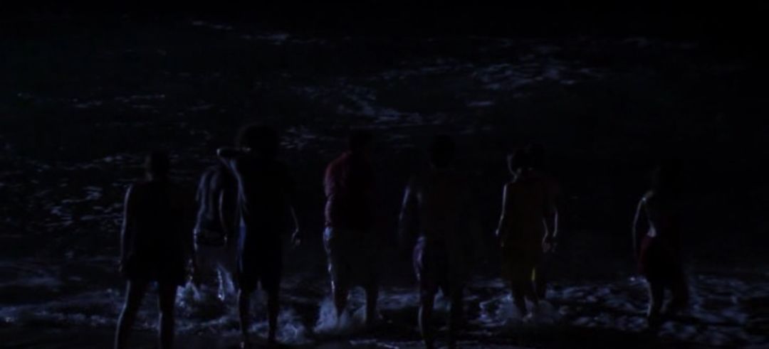 X爱视频被传遍全校之后，她上学如同下地狱。