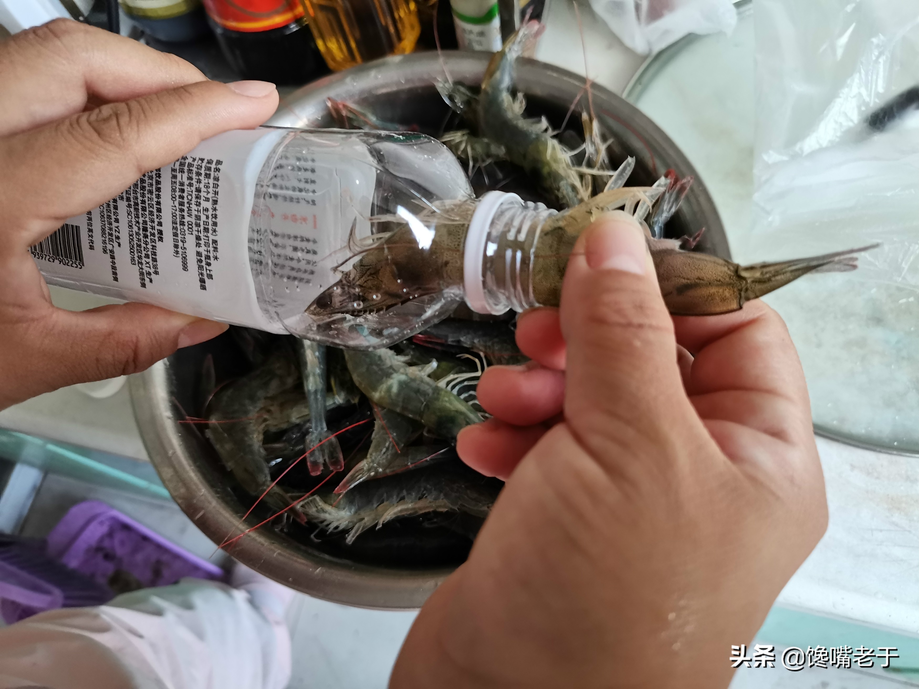 买冰鲜虾是选卷曲的还是直溜的,超市的冰鲜虾一般是什么虾