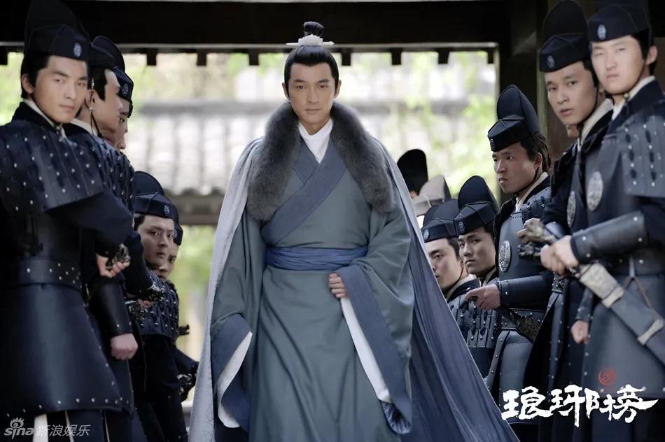 导演界的“扫地神僧”，10年8部神剧，他撑起了国产剧半壁江山