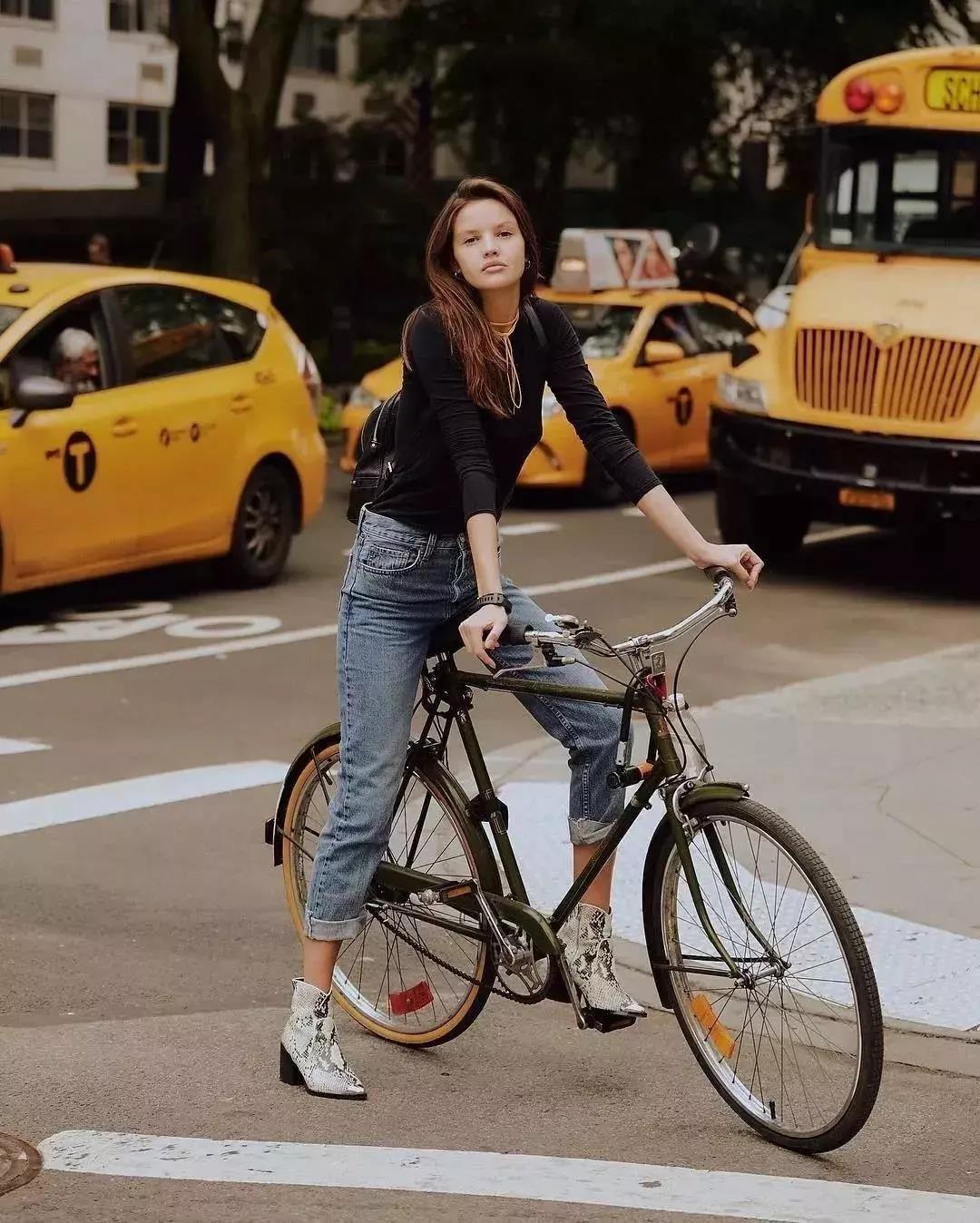 冬天穿短靴怎么搭配好看,冬季短靴穿起来