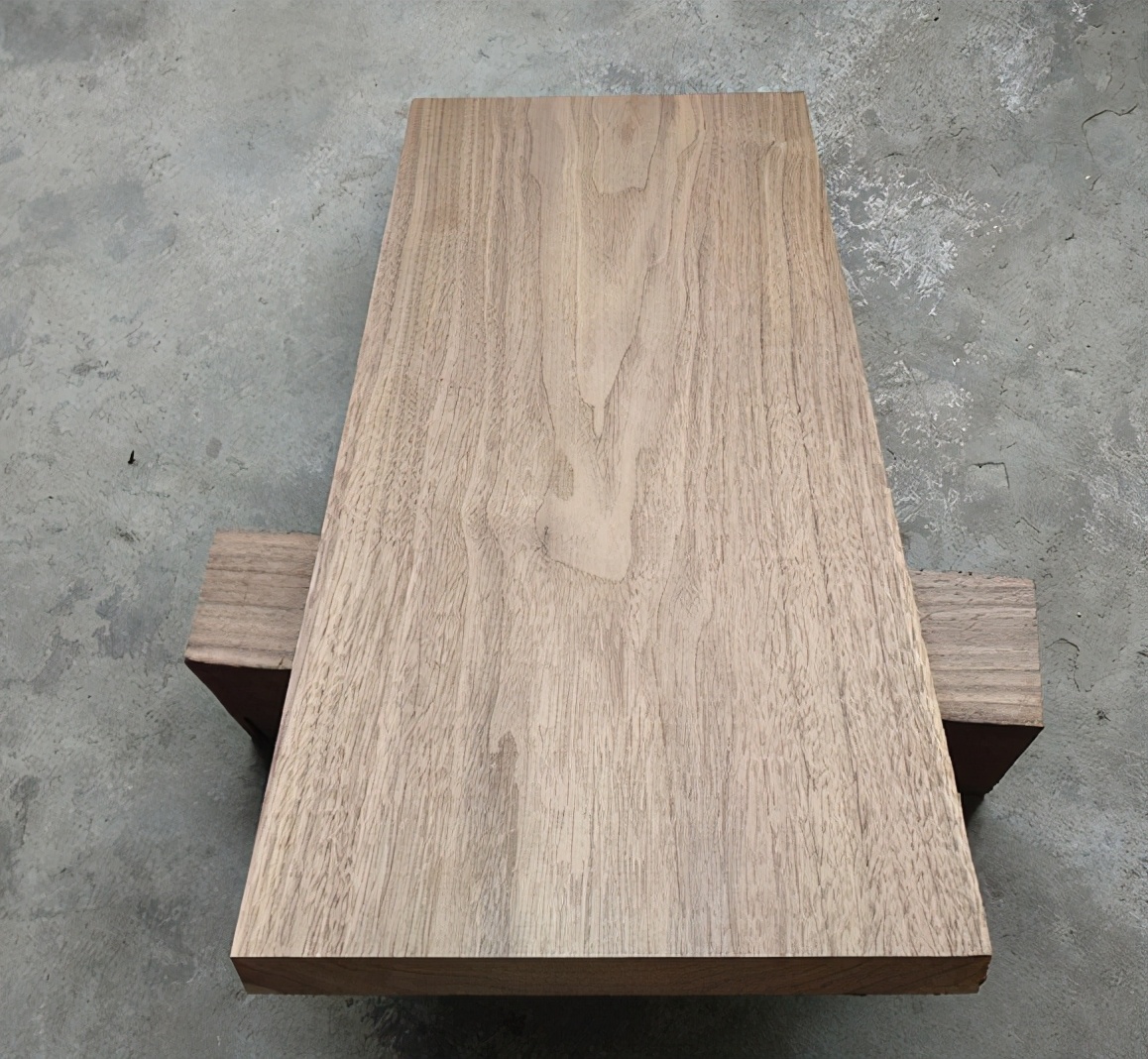 家具板材怎么选比较环保,家具松木板好还是刨花板好