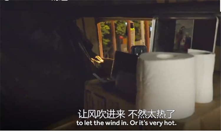 住鸽子笼真有那么好吗,香港人住鸽子笼的真实生活