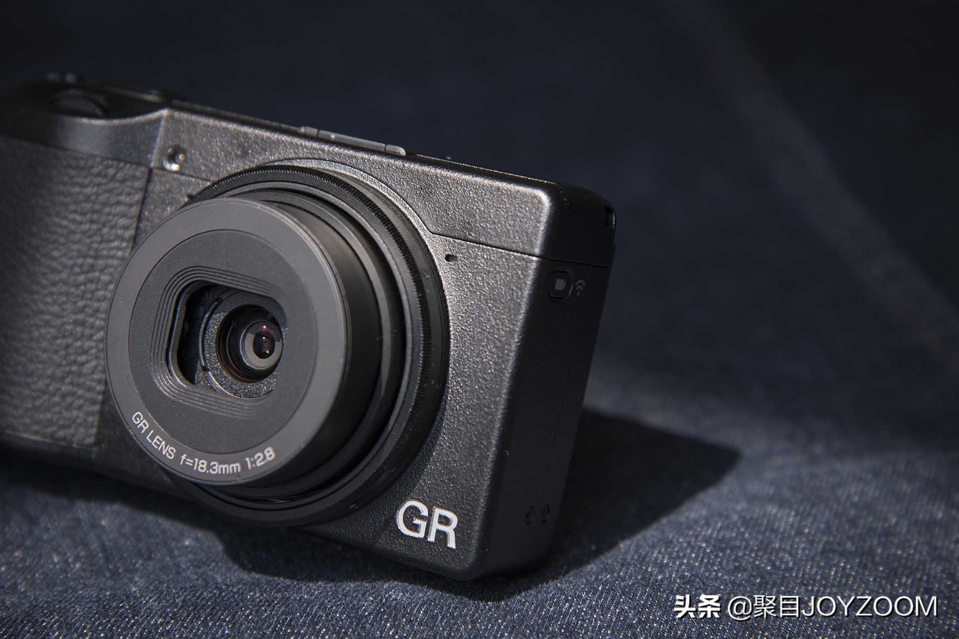 聚目体验丨最近有点儿红的街拍利器：理光GRIII入手体验