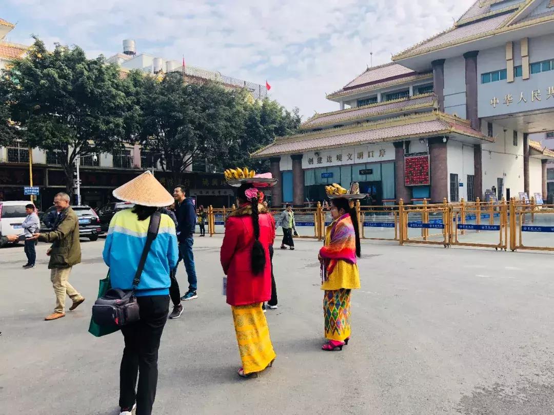 来姐告口岸体验一把非一般的跨境“网”商