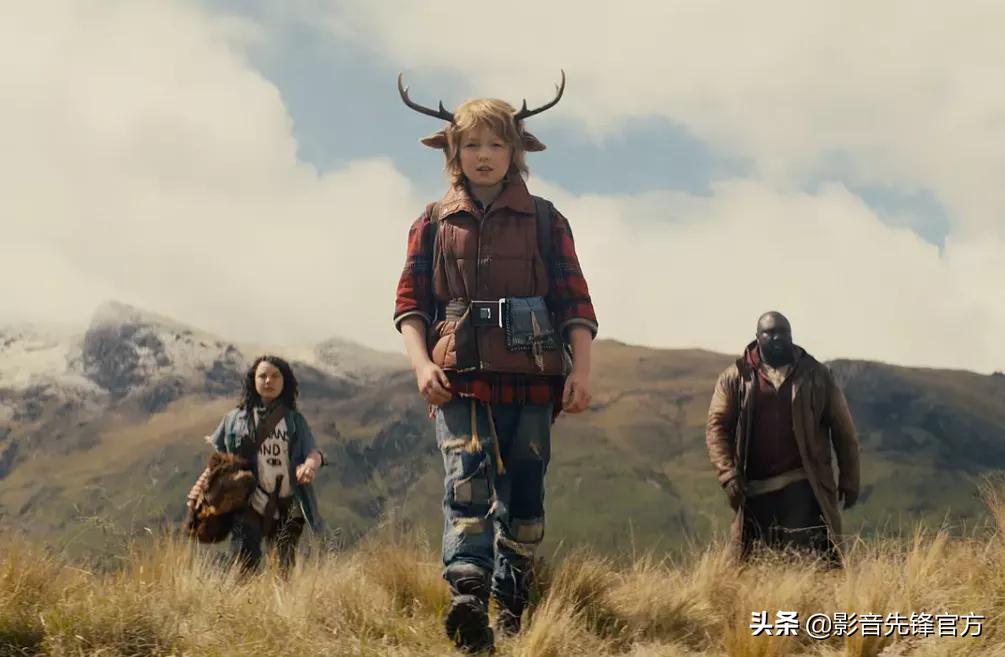 触及各种禁忌点的邪典之作被改编成了电影，一开播就大获好评