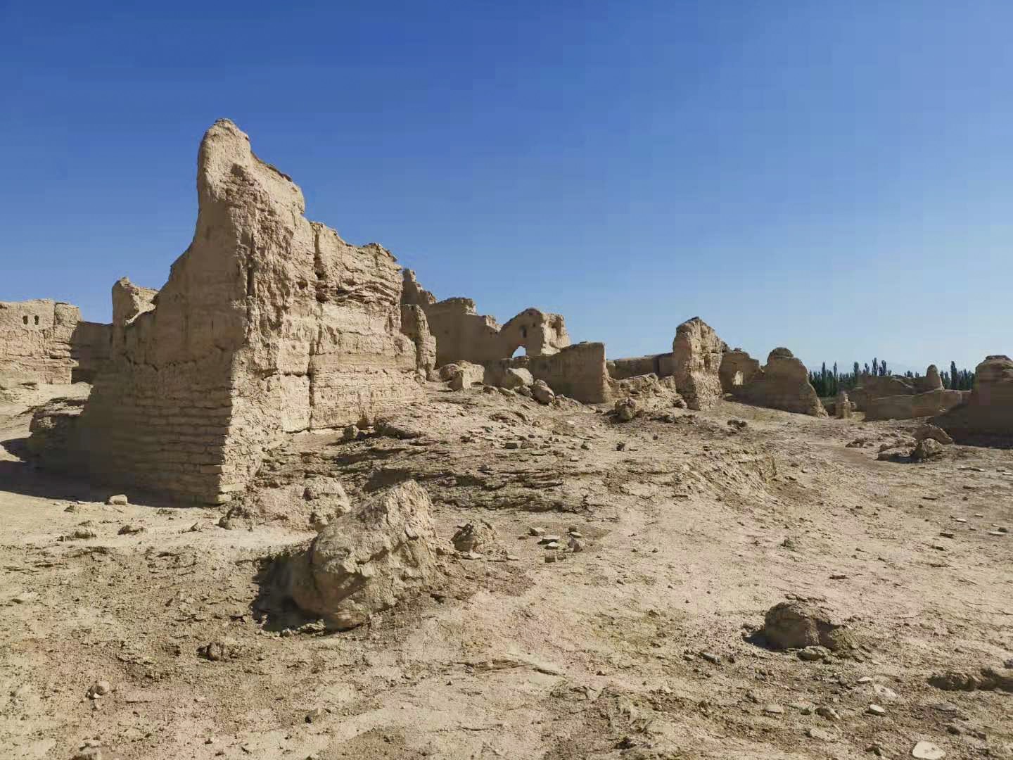 老年人去新疆旅游好去处,适合老年人去的旅游团新疆