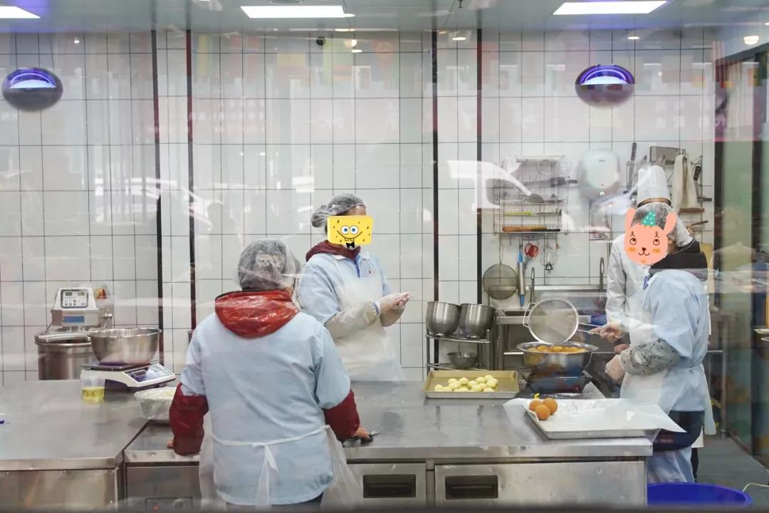 直端零食店“老巢”！好逛到两只手都拿不下