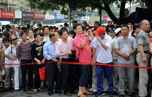 高考如千军万马过独木桥,高考如临大敌