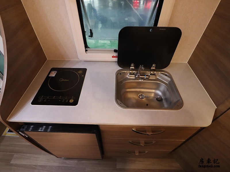 依维柯宝迪b型房车无中门版,依维柯宝迪c型房车