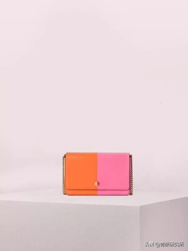 轻奢小众包包种草好看高级不撞款,比较小众的轻奢包包品牌