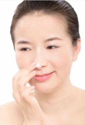 郭鸿财：我们生活中用的洗面乳有什么优缺点呢？下面我们来剖析下