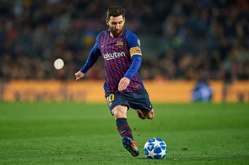 巴萨极端球迷骂梅西后果,巴萨大逆转巴黎球迷疯狂