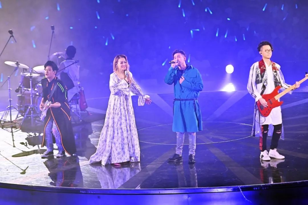 容祖儿张学友刘德华,容祖儿演唱会刘德华出场