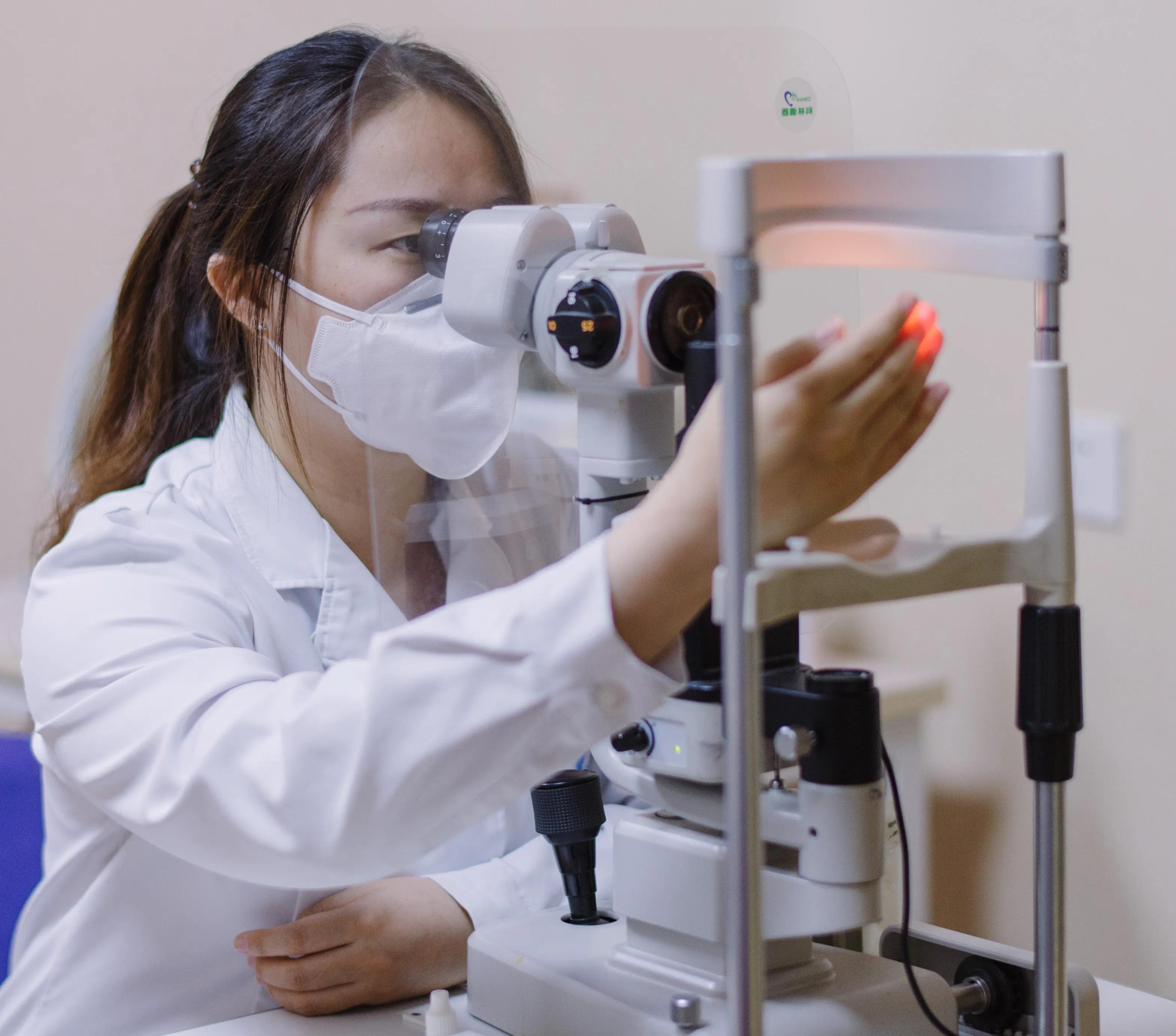 老花眼和近视眼怎样恢复正常,国际近视眼的最新疗法