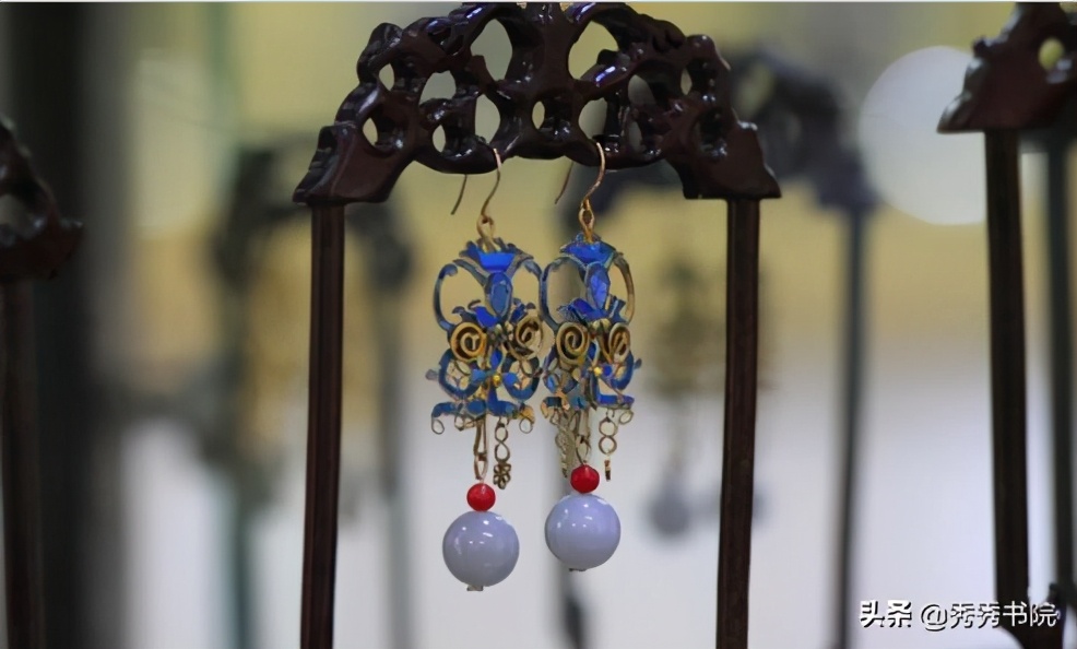 长安雅士的奢侈品：琴棋书画、诗词歌赋